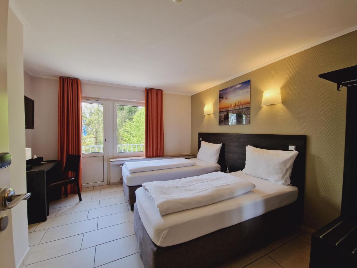 Bivius Hotel Restaurant Luxembourg Штрассен Экстерьер фото