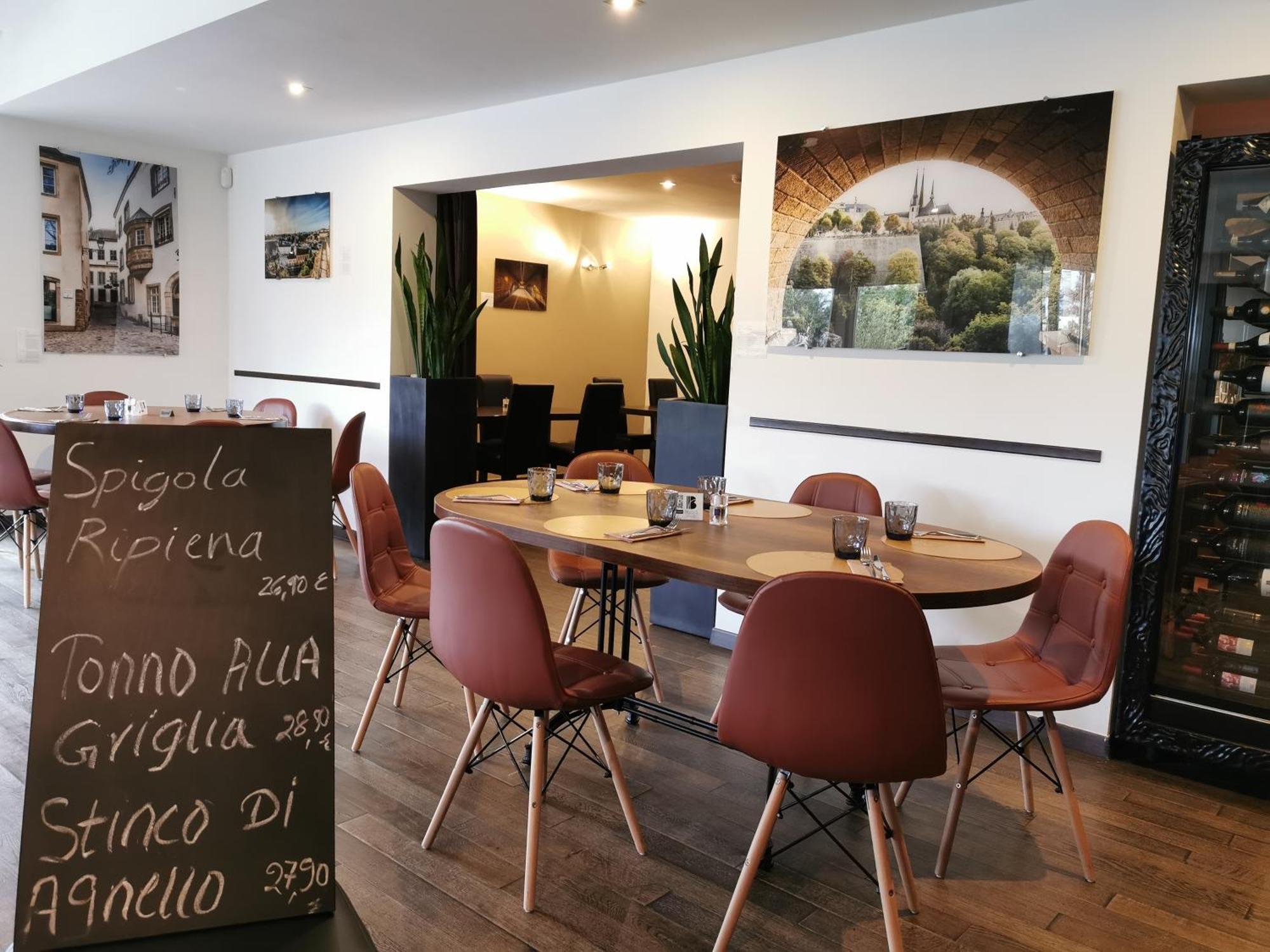 Bivius Hotel Restaurant Luxembourg Штрассен Экстерьер фото