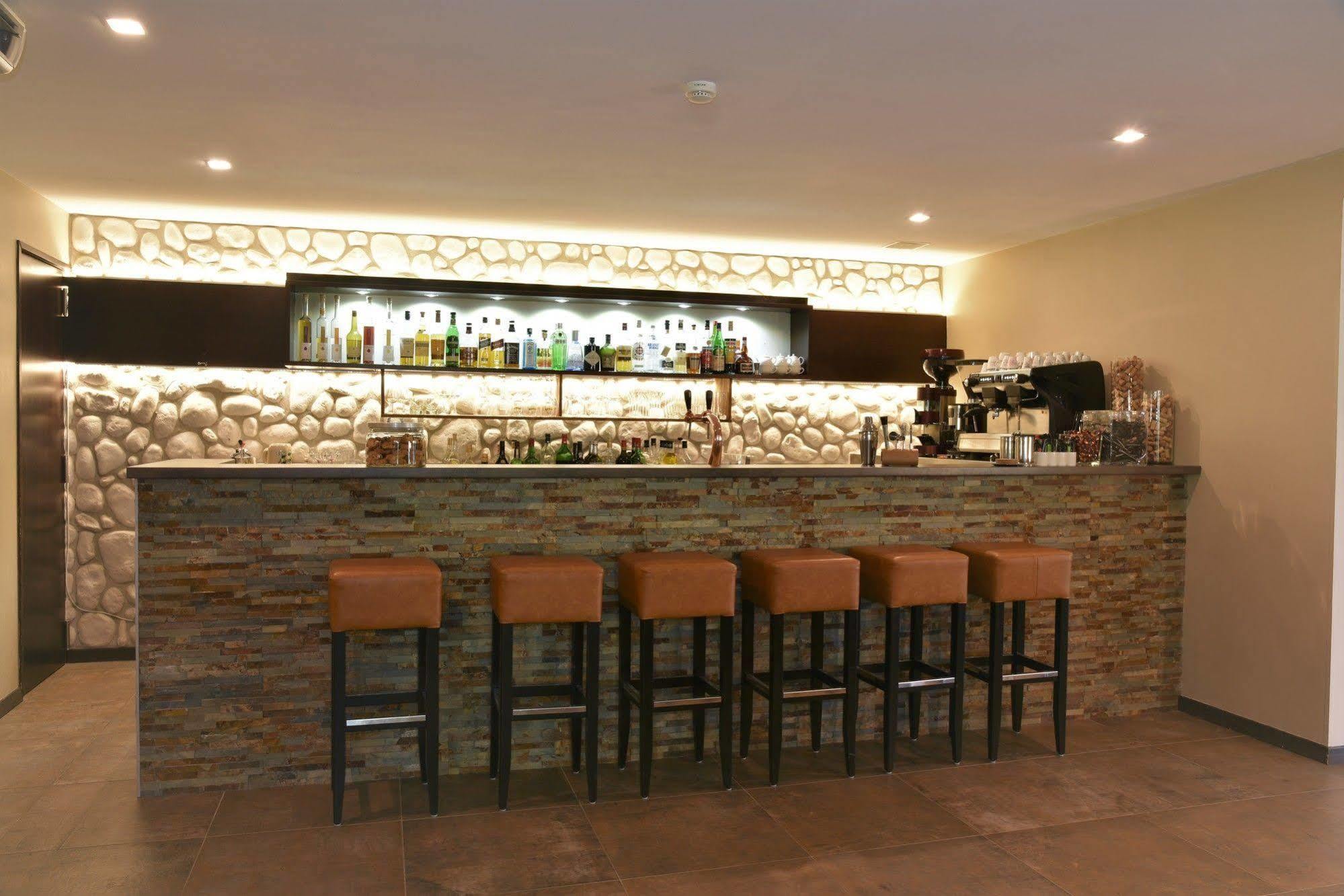 Bivius Hotel Restaurant Luxembourg Штрассен Экстерьер фото