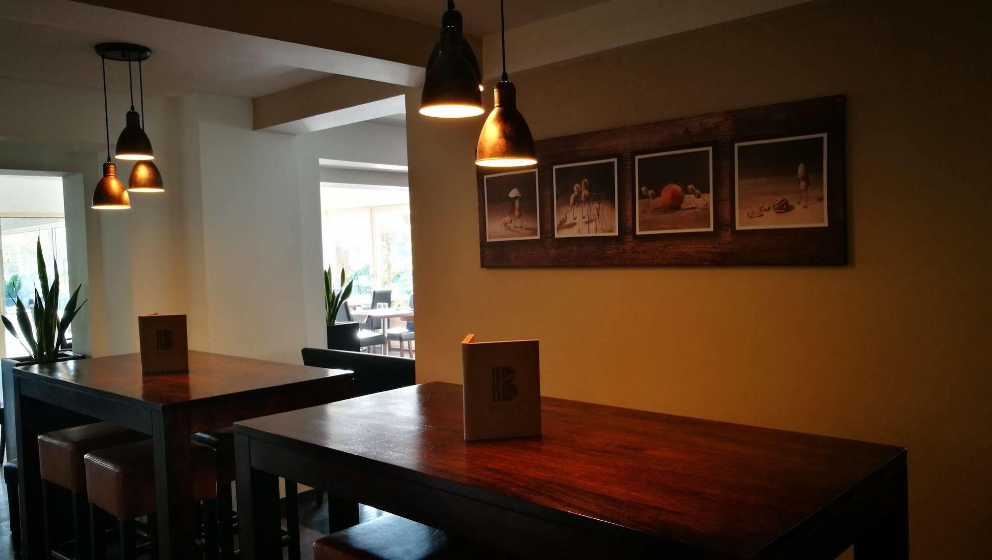 Bivius Hotel Restaurant Luxembourg Штрассен Экстерьер фото